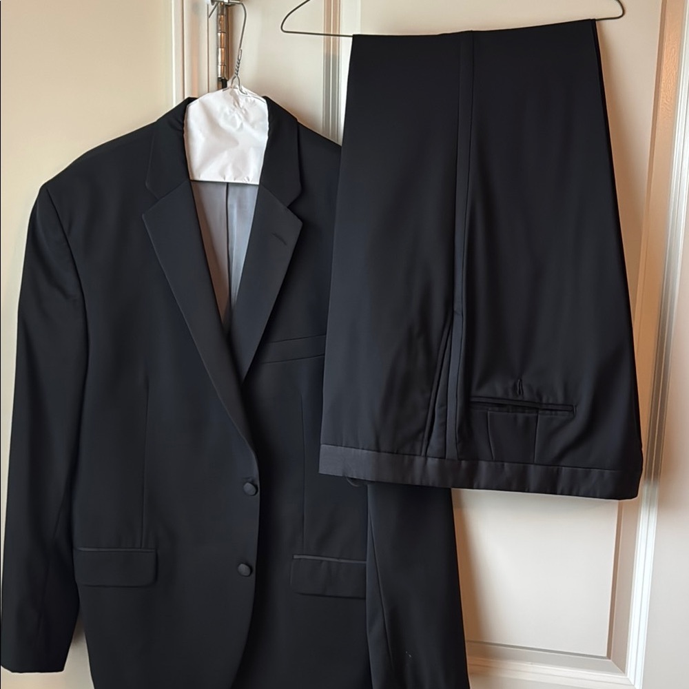 Men's Vera Wang Tuxedo